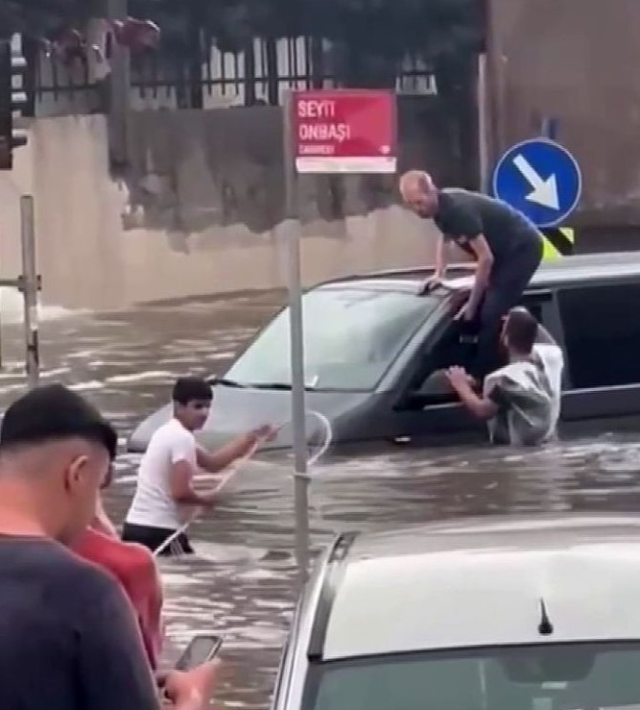 Son Dakika! Ekrem İmamoğlu: İstanbul'da etkili olan yağış pazartesi gününe kadar devam edecek