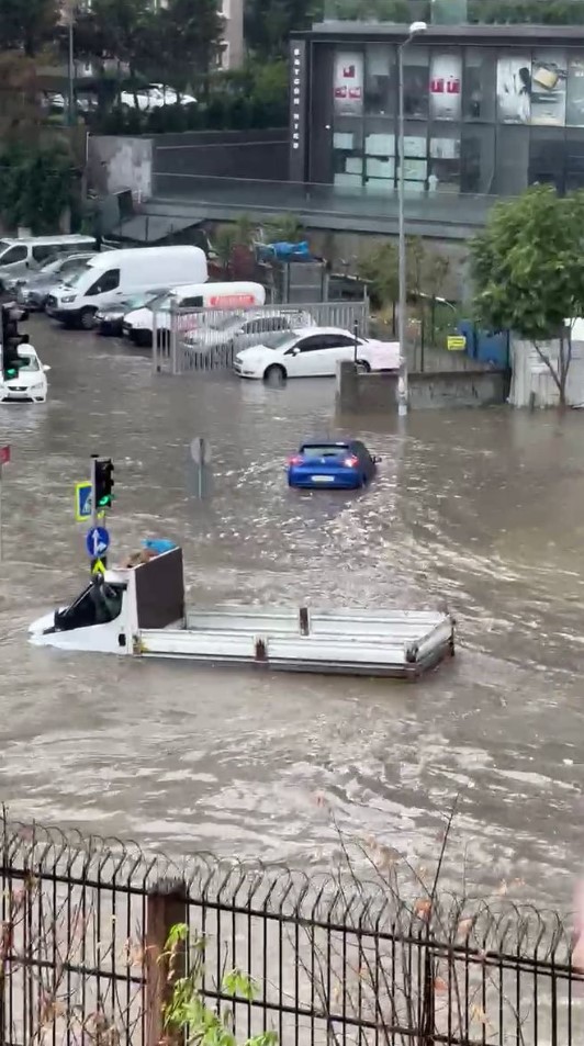 Son Dakika! Ekrem İmamoğlu: İstanbul'da etkili olan yağış pazartesi gününe kadar devam edecek