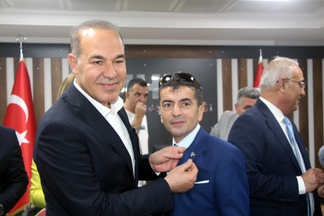 Zafer Partisi'nden istifa eden 87 kişi MHP'ye katıldı! Aralarında Adana İl Başkanı da var