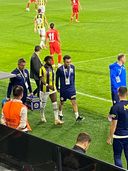 Fenerbahçe'de neler oluyor! Takımın bel kemiği Pendikspor maçının ilk dakikalarında sakatlandı