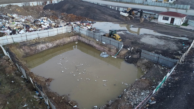 İnşaat temelinde cansız bedenleri bulunan 3 kardeş, kaçan topun peşinde koşarken düşmüş