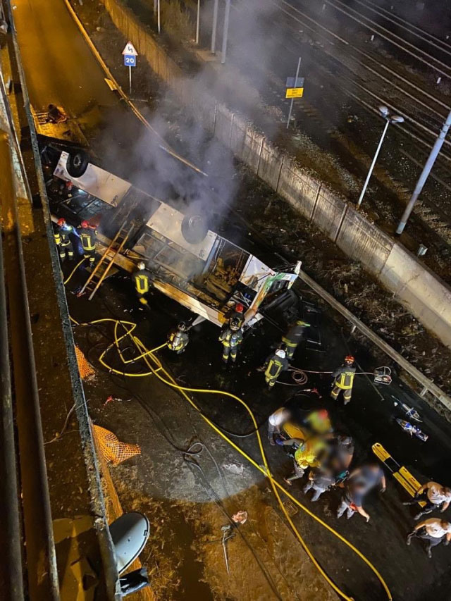 İtalya'nın Venedik kentindeki otobüs kazasında 21 kişi hayatını kaybetti