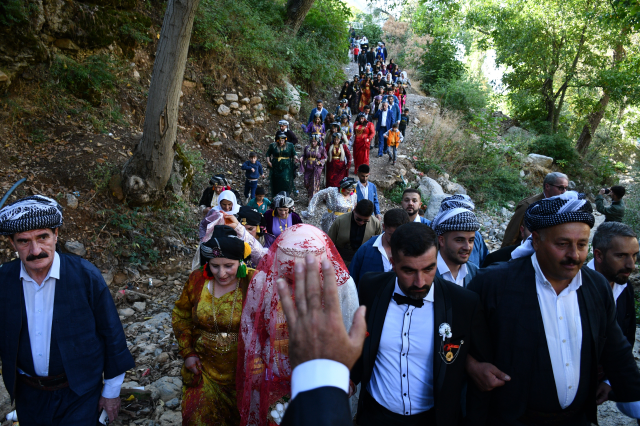 AK Partili gençlik kolları başkanı aşiret düğünüyle evlendi! Takı miktarı dudak uçuklattı