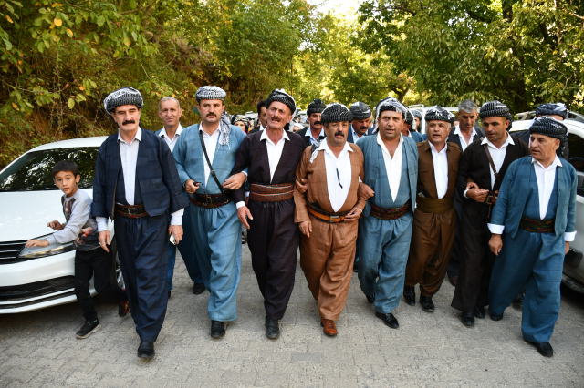 AK Partili gençlik kolları başkanı aşiret düğünüyle evlendi! Takı miktarı dudak uçuklattı