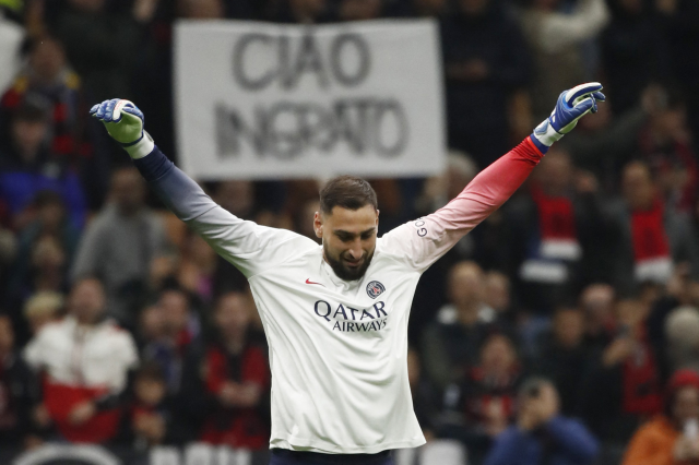 Şampiyonlar Ligi'ne damga vuran Donnarumma protestosu! Sahte paranın üzerindeki kelime oyunu bomba