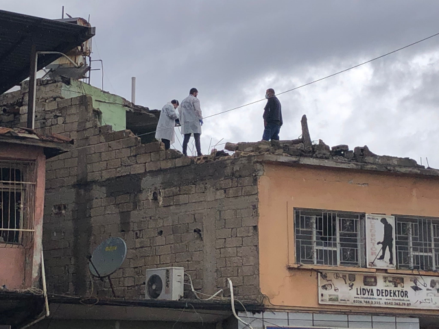 Hatay'da depremde yıkılan duvarın altından 286. günde ceset çıktı