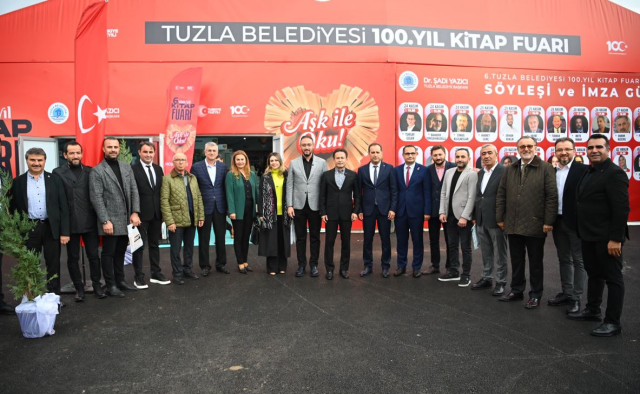 Cumhuriyetin 100'üncü yılına özel düzenlenen Tuzla 6'ıncı Kitap Fuarı kapılarını açtı