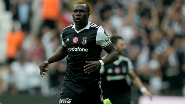 Beşiktaş'ta deprem! Aboubakar, ısınırken bir kez daha sakatlandı