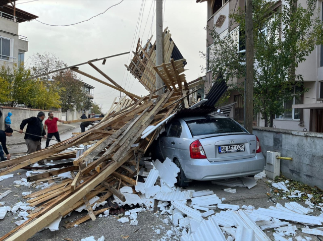 Meteoroloji 27 kenti uyardı! İşte fırtına ve kuvvetli yağışın vuracağı iller