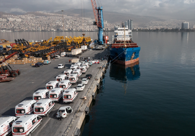 Gazze'ye yardım taşıyacak gemi İzmir'den yola çıkıyor