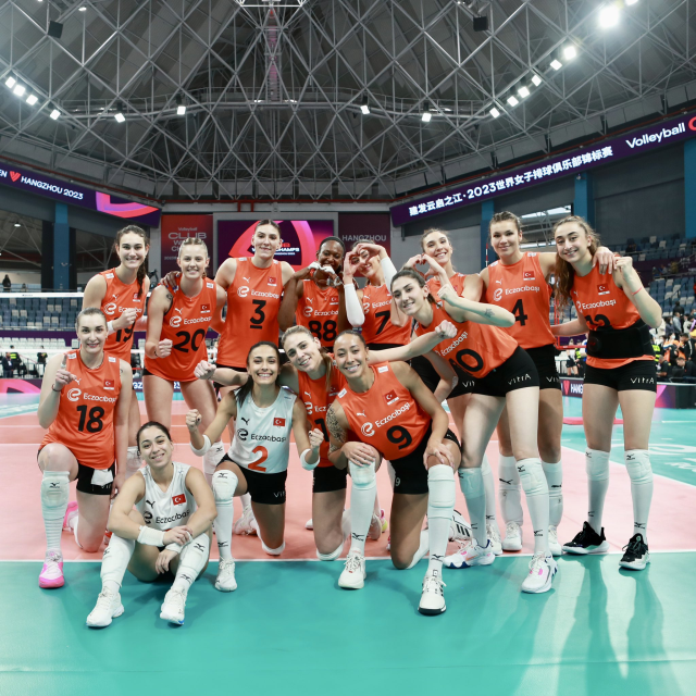 Dünya Kulüpler Şampiyonası'nda Eczacıbaşı ve VakıfBank finale kaldı