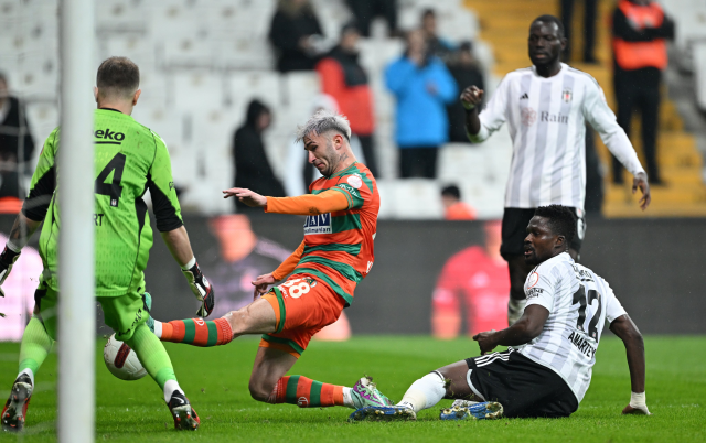 Kara Kartal ağır yaralı! Beşiktaş, Alanyaspor'a sahasında boyun eğdi