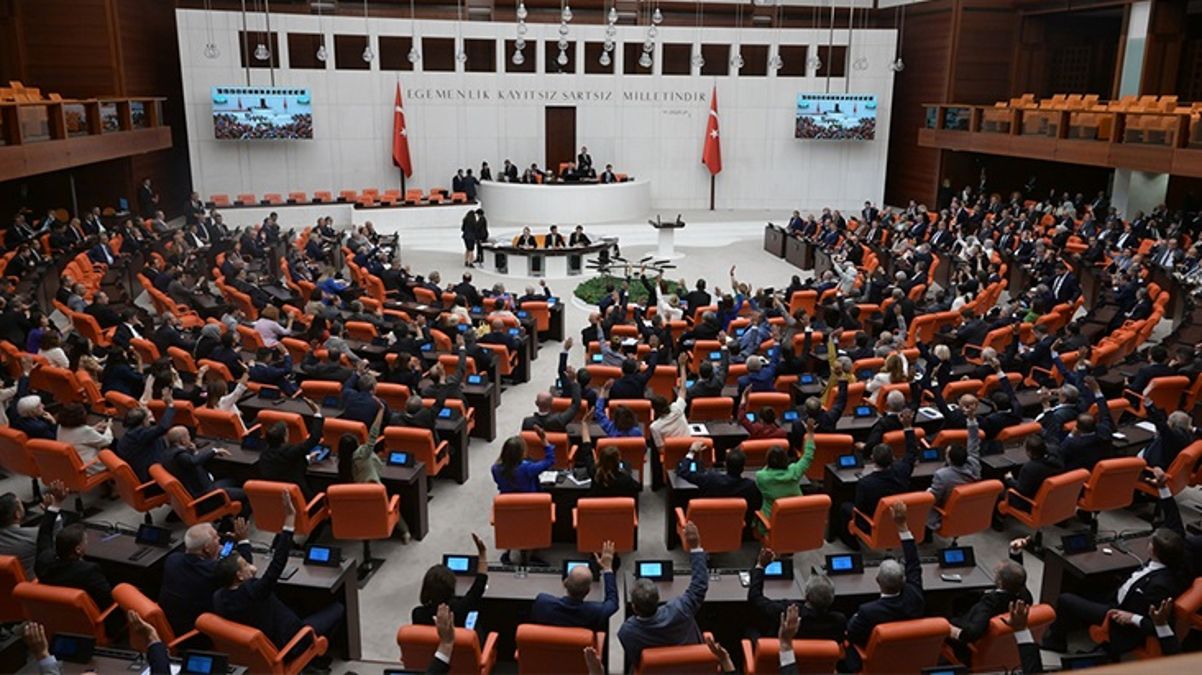 İsveç'in NATO'ya katılım protokolü TBMM Dışişleri Komisyonu'nda kabul edildi