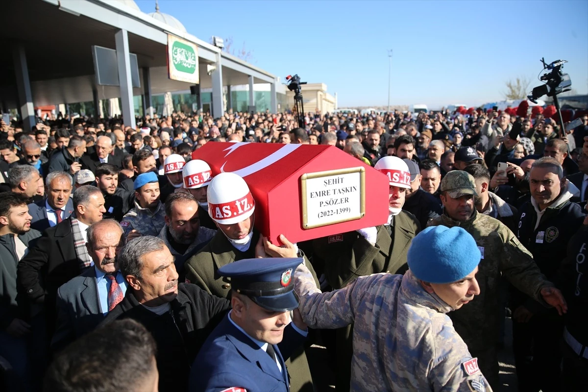 12 askerimizin şehit olduğu saldırıyla ilgili MSB'den açıklama: Yaralı komutanımız çatışmaya devam etti