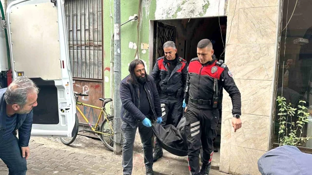 Mersin'de dehşet! Genç kız, sevgilisi tarafından ailesinin gözü önünde katledildi