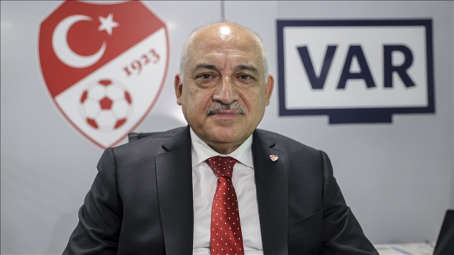 TFF Başkanı Büyükekşi ile görüşen hakemler maçlara çıkma kararı aldı