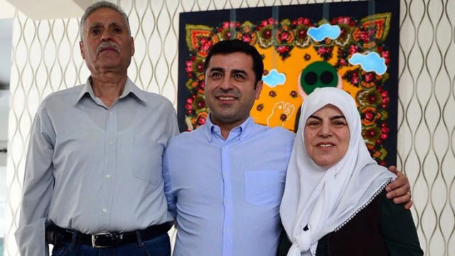 Selahattin Demirtaş, babasının ölümüyle ilgili cezaevinden mesaj paylaştı