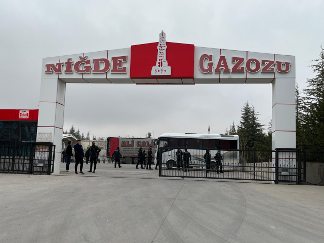 Niğde Gazozu fabrikasında feci olay! Temizlemek için su kazanına giren 2 işçi, zehirlenerek hayatını kaybetti