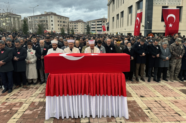 Şehit Kemal Aslan'ın babası: Selahattin Demirtaş ve Osman Kavala'ya selam gönderenlere hakkımı helal etmiyorum