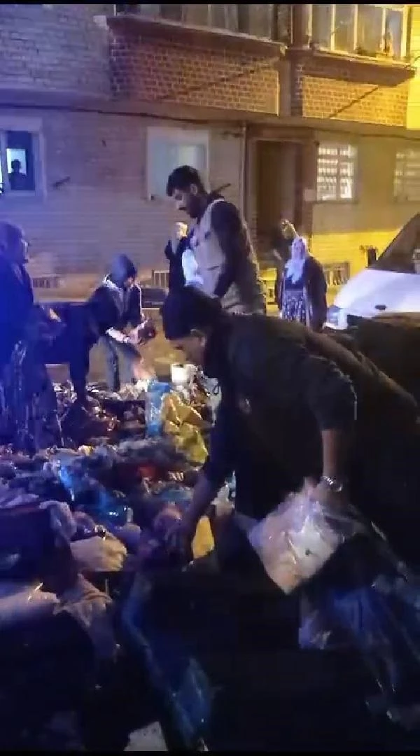 İstanbul'da rezillik! Yangın çıkan zincir marketi yağmaladılar