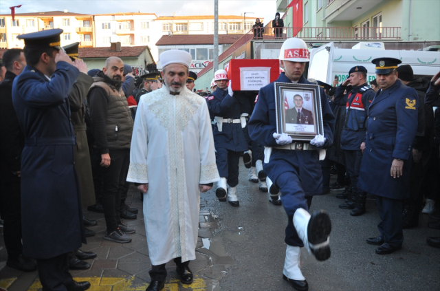 Pençe-Kilit Harekatı'nda şehit olan askerlerimiz son yolculuklarına uğurlandı