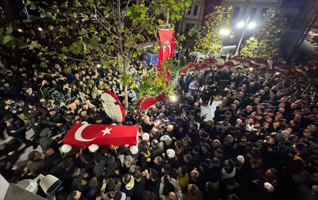 Pençe-Kilit Harekatı'nda şehit olan askerlerimiz son yolculuklarına uğurlandı