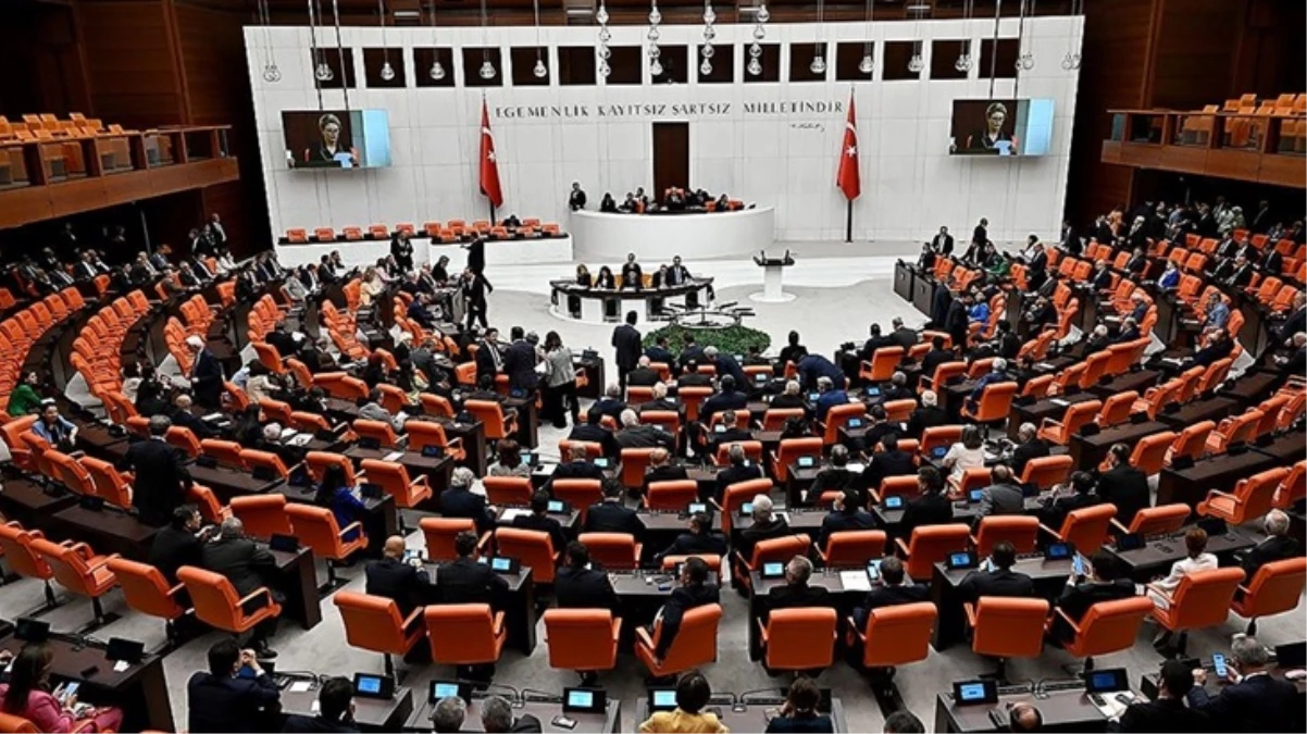 TBMM'de AK Parti ve DEM Parti arasındaki tartışmaya Meclis Başkanvekili Adan dahil oldu: Türkiye sınırları içerisinde öyle bir yer yok