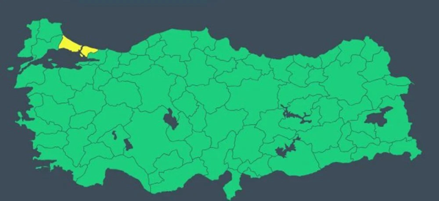 Meteoroloji duyurdu: İstanbul'da dün gece etkili olan kar yağışı bugün ve yarın da sürecek