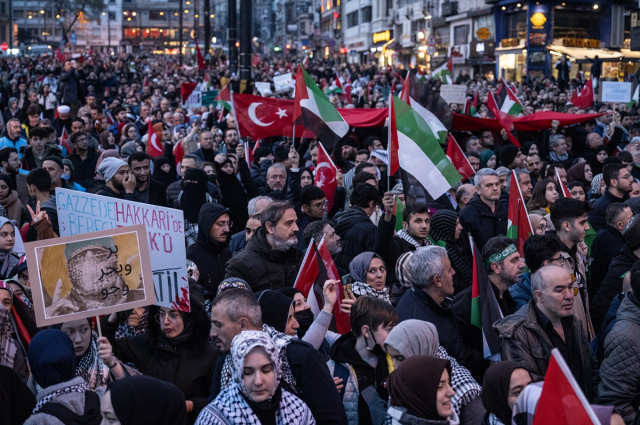 Şehitler için yoklama yapıldı! Galata Köprüsü'nde tüylerin diken diken olduğu an