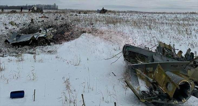 Ukrayna yönetimi, esir düşen askerlerini taşıyan Rus askeri kargo uçağını vurduklarını itiraf etti