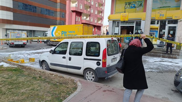 Zirai ilaç yüklü kargo patladı, 4 çalışan hastanelik oldu