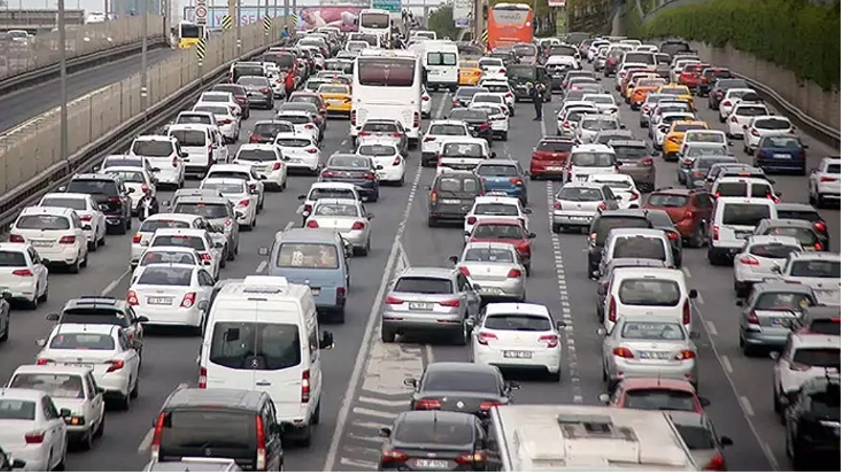 Trafik kayıtlarıyla ortaya çıktı! Otomobilde gri renk, beyazı tahtından etti