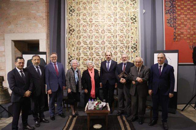 Konya Büyükşehir Belediyesi'nin hazırladığı Hz. Mevlana Sergisi İstanbul'da ziyarete açıldı