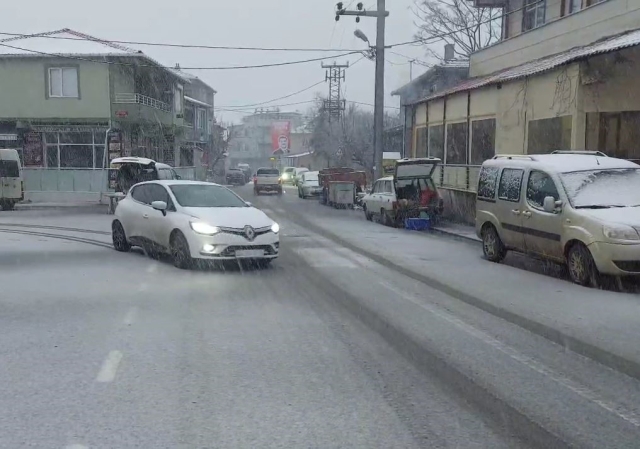 İstanbul'un Silivri ilçesinde kar yağışı başladı