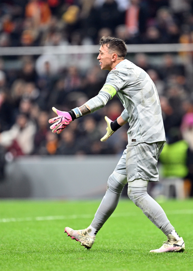 Yok artık Muslera! 90. dakikada yaptığı kurtarışın dünyada eşi benzeri yok