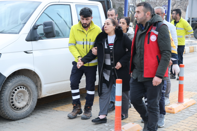 Erzincan'daki maden sahasında acı bekleyiş! Toprak altında kalan işçileri arama çalışmaları devam ediyor