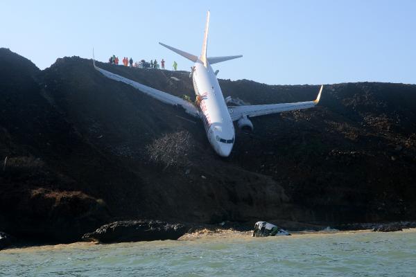 Trabzon Havalimanı'ndaki uçak kazasında pilotlar birbirini suçladı