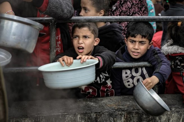 İsrail'in saldırıları sonucu Gazze'de 2 bebek daha açlıktan hayatını kaybetti