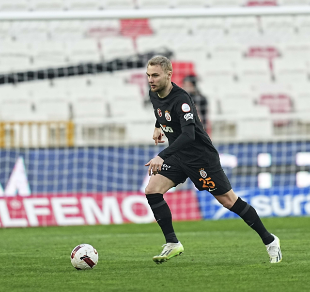 Aslan ilk yarıda fişi çekti! Galatasaray, Samsunspor'u deplasmanda devirdi