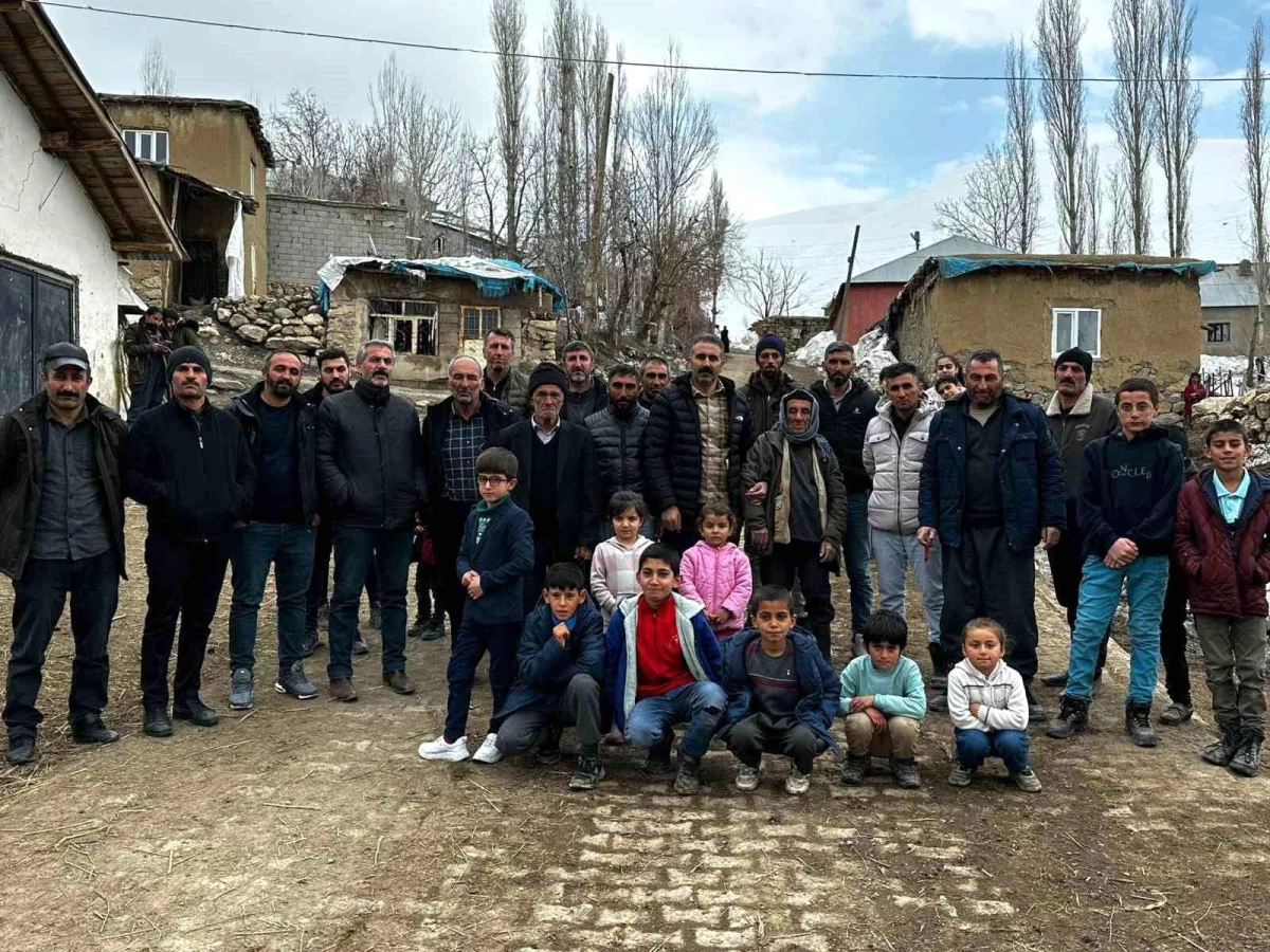 Hakkari Çalımlı mezrası sakinleri, hizmet alamadıklarını söyleyerek köy olana kadar oy vermeyeceklerini açıkladı