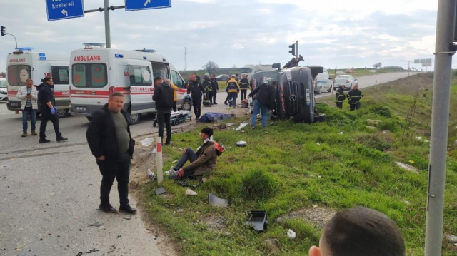 Tekirdağ'da tır, yolcu minibüsüne çarptı: 5 kişi öldü, 10 kişi yaralandı