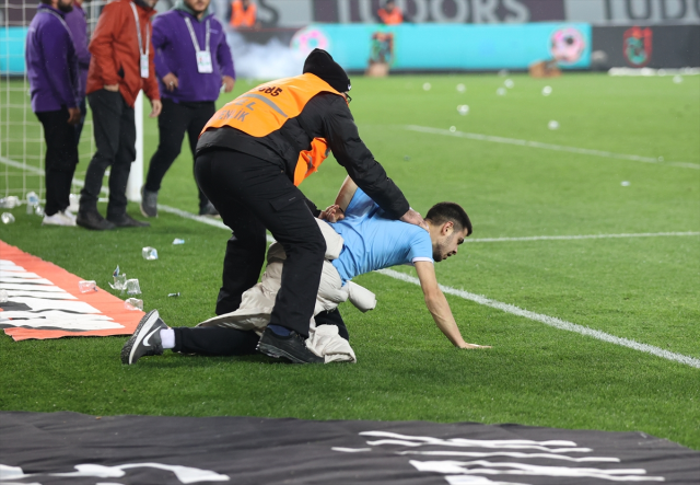 Ali Koç'un ardından Trabzonspor Başkanı Ertuğrul Doğan da esti gürledi: Kimse bizi meze etmeye kalkışmasın