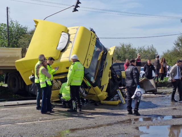 Hatay'da otomobil ile tır çarpıştı! Aynı aileden 6 kişi öldü, 1 kişi yaralandı