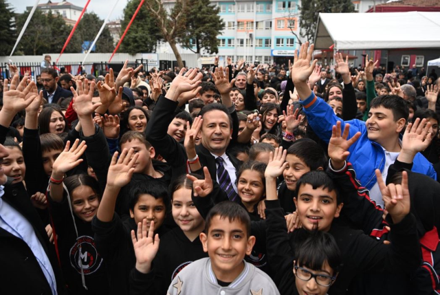 Başkan Yazıcı, ilçeye bir okul daha kazandırdı! Açılışa İmamoğlu'na yaptığı gönderme damga vurdu