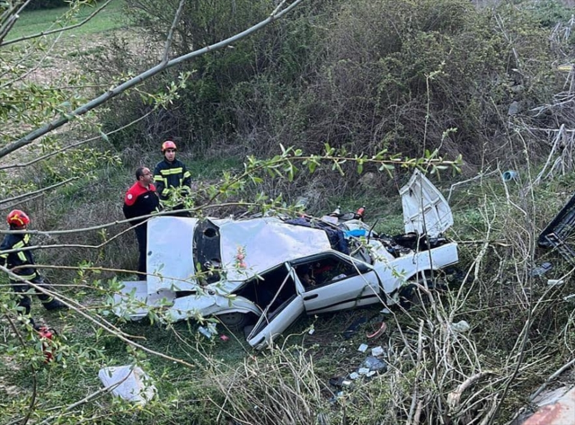 Denizli'de otomobil ile motosiklet çarpıştı: 1'i çocuk 3 kişi hayatını kaybetti