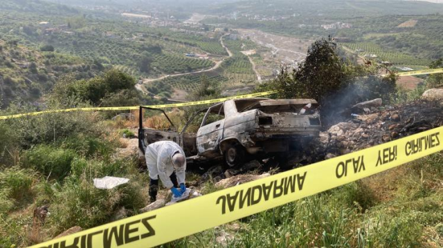 Mersin'de anne ve oğlu evde, baba ise aracında yanarak ölmüş halde bulundu