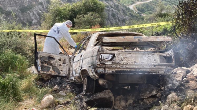 Mersin'de anne ve oğlu evde, baba ise aracında yanarak ölmüş halde bulundu