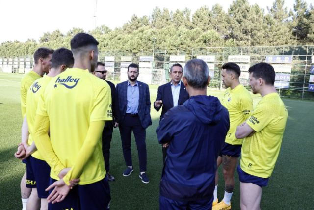 Bütün takımı kenara çekti! Ali Koç'tan derbi öncesi sürpriz ziyaret