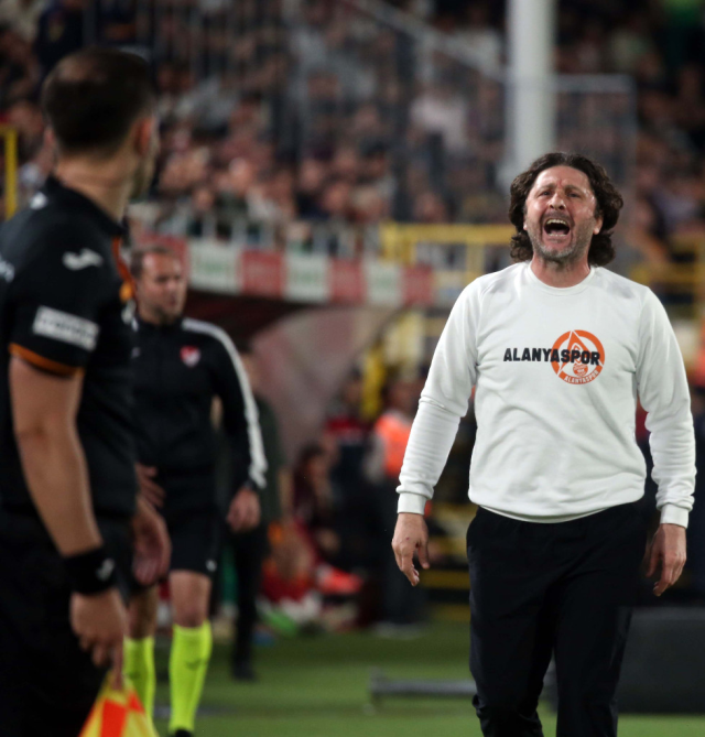 Aslan durdurulamıyor! Galatasaray, Alanyaspor'u deplasmanda 4-0 yendi