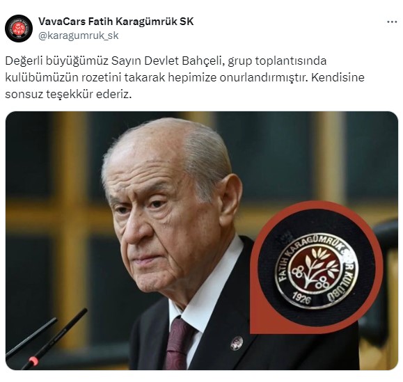 Devlet Bahçeli, grup toplantısına Karagümrük'ün rozetiyle çıktı